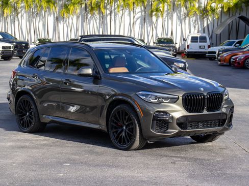 Used 2022 BMW X5 sDrive40i w/ M Sport Package image 3