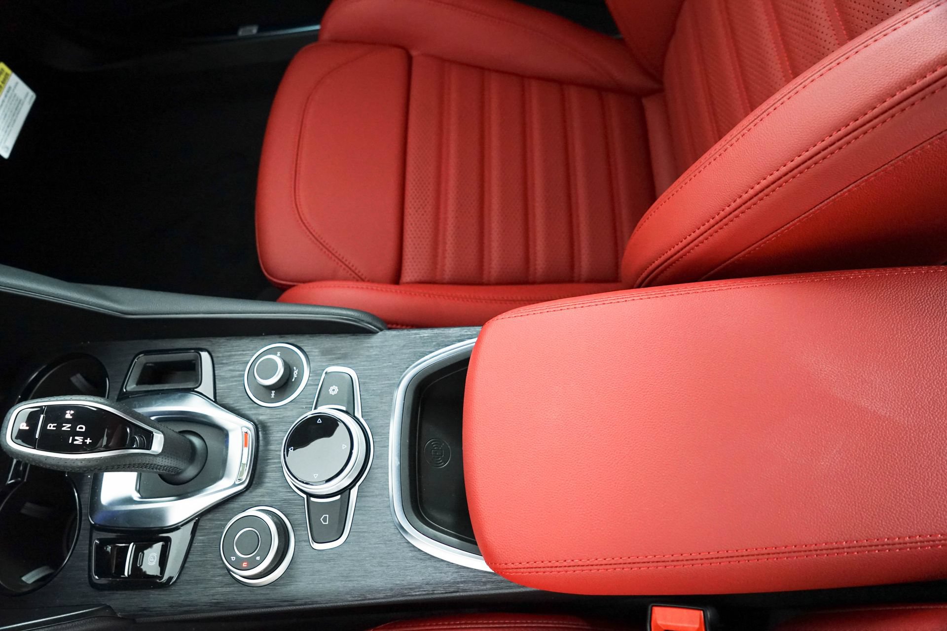 Used 2024 Alfa Romeo Giulia Sprint RWD image 28
