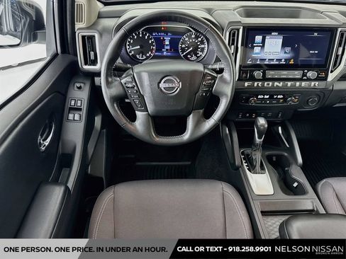 Used 2025 Nissan Frontier SV w/ SV Convenience Package RWD image 22