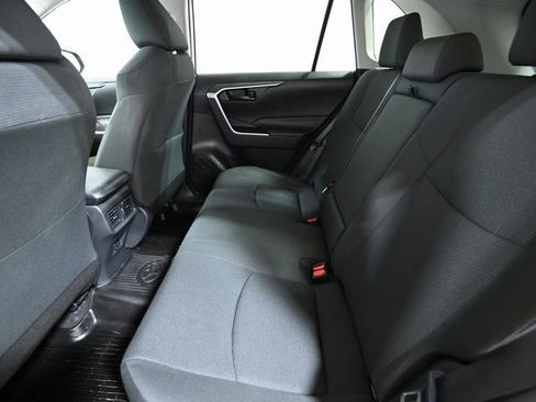 Used 2020 Toyota RAV4 LE image 8