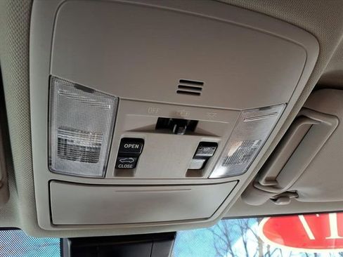 Used 2017 Toyota RAV4 Limited image 30