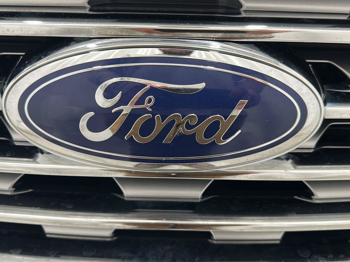 Used 2020 Ford Edge Titanium AWD/4WD image 28