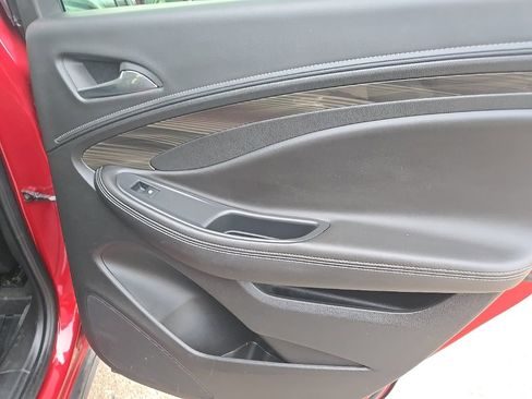 Used 2019 Buick Envision Essence image 31