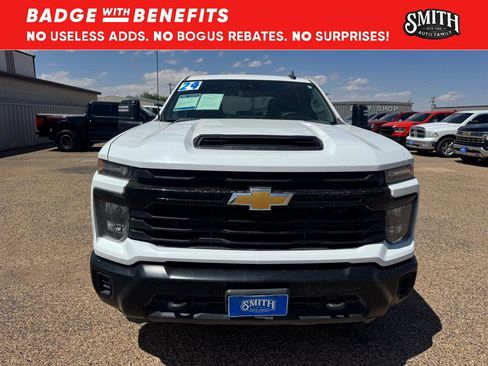 Used 2024 Chevrolet Silverado 2500 W/T w/ WT Convenience Package AWD/4WD image 3