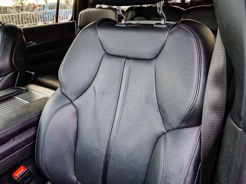 Used 2024 Jeep Wagoneer L Series II w/ Flexible Seating Group image 30