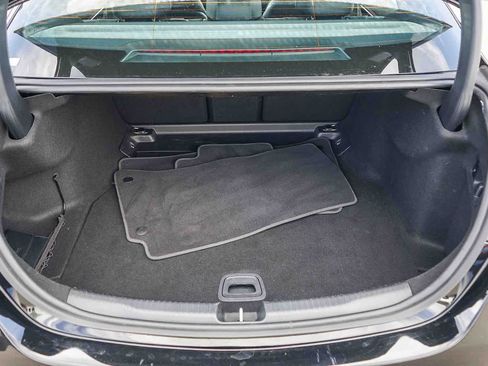 Used 2025 Mercedes-Benz C 300 4MATIC Sedan image 25