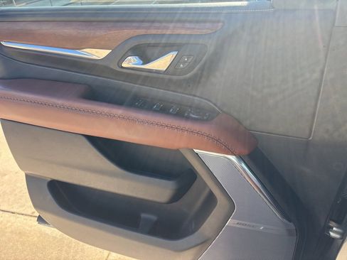 Used 2023 GMC Yukon Denali Ultimate image 8