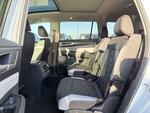 New 2026 Volkswagen Atlas Peak Edition AWD/4WD image 14
