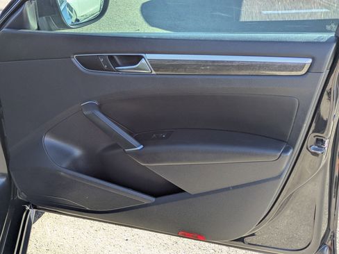 Used 2017 Volkswagen Passat 1.8T SE image 28