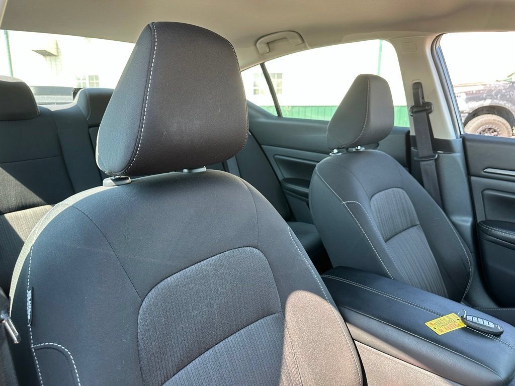 Used 2025 Nissan Altima 2.5 SV AWD/4WD image 31