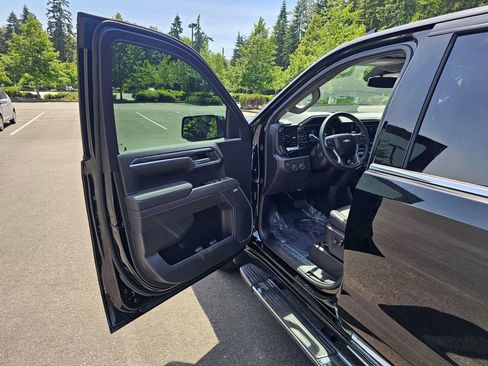 Used 2026 Chevrolet Silverado 1500 LTZ AWD/4WD image 19