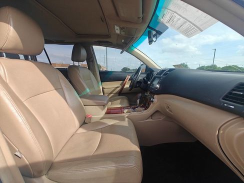 Used 2012 Toyota Highlander Limited FWD image 28