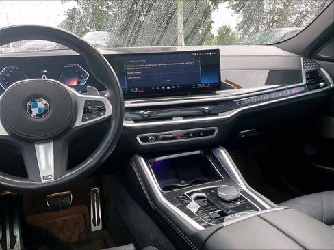 Used 2024 BMW X6 xDrive40i w/ Premium Package image 8