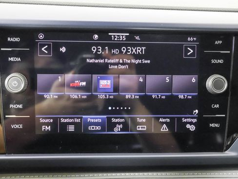 Used 2024 Volkswagen Taos SE w/ MDO Package FWD image 29