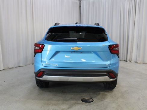 Used 2025 Chevrolet Trax LT w/ Driver Confidence Package FWD image 24
