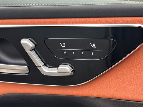 Certified 2023 Mercedes-Benz GLC 300 image 9