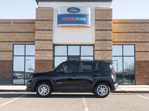 Used 2021 Jeep Renegade Latitude w/ Convenience Group image 9