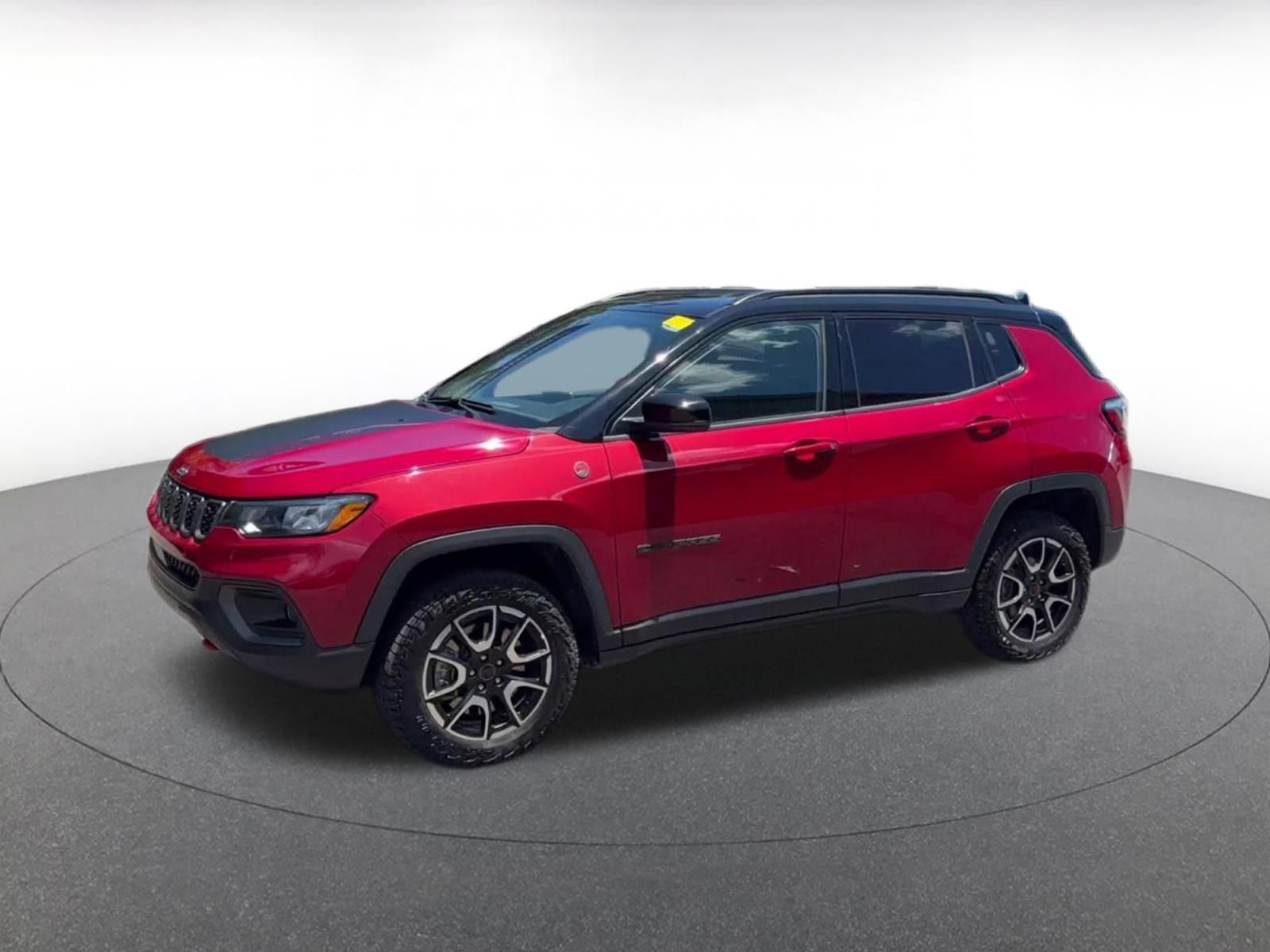 Used 2025 Jeep Compass Trailhawk AWD/4WD image 6