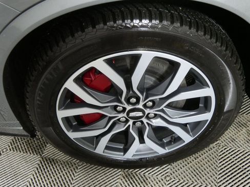 Used 2024 Cadillac XT6 Sport image 9