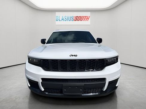 Used 2023 Jeep Grand Cherokee L Laredo AWD/4WD image 8