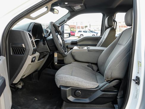 Used 2021 Ford F250 XLT AWD/4WD image 3