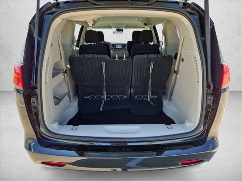 Used 2024 Chrysler Voyager LX FWD image 6