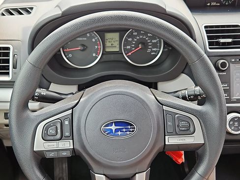 Used 2018 Subaru Forester 2.5i AWD/4WD image 17