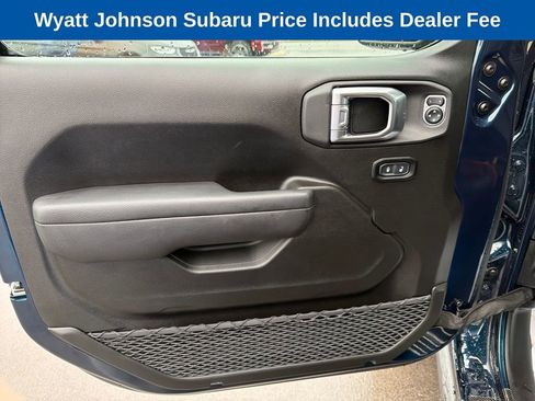 Used 2025 Jeep Gladiator Sport AWD/4WD image 15