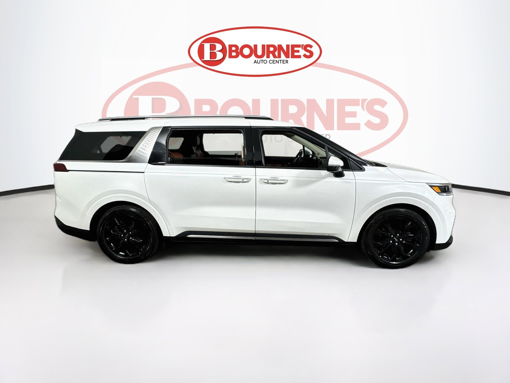 Used 2024 Kia Carnival SX FWD image 12