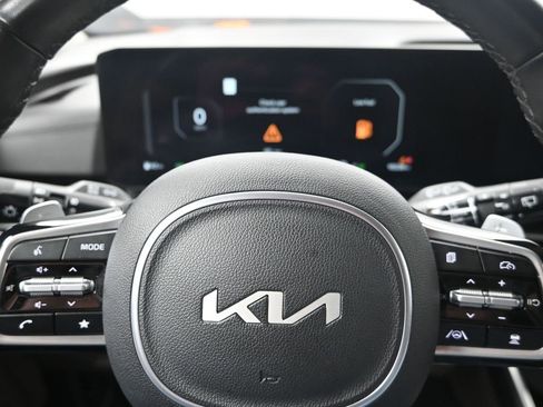 Certified 2025 Kia Carnival SX image 15