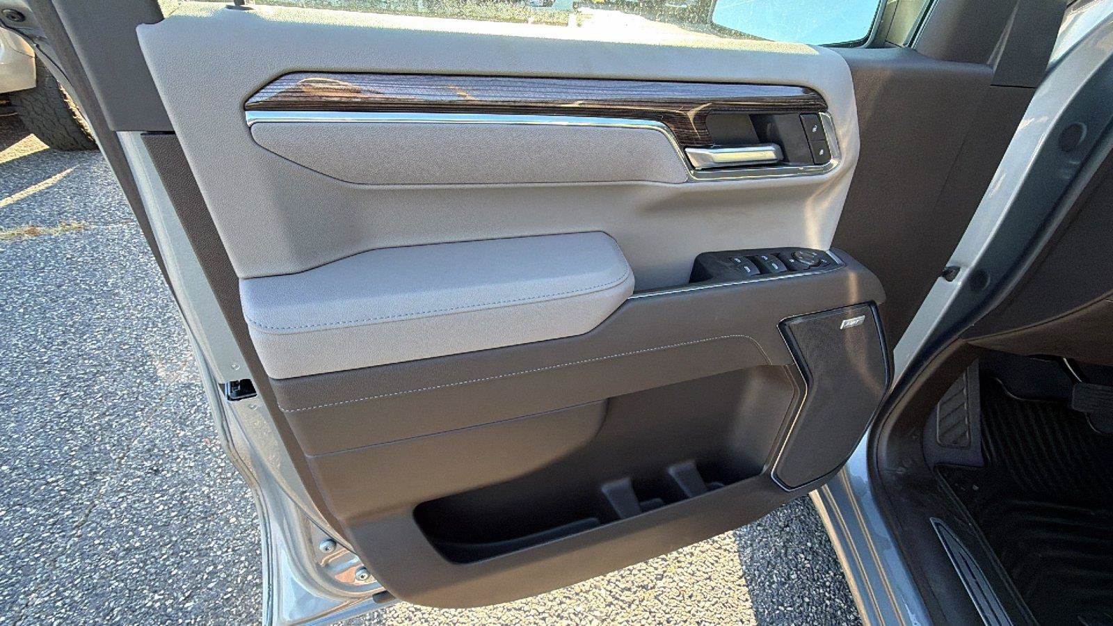 New 2026 Chevrolet Silverado 1500 RST w/ Convenience Package II AWD/4WD image 14