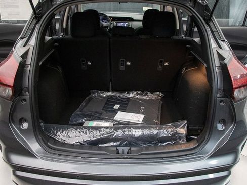 New 2025 Nissan Kicks Play S image 19