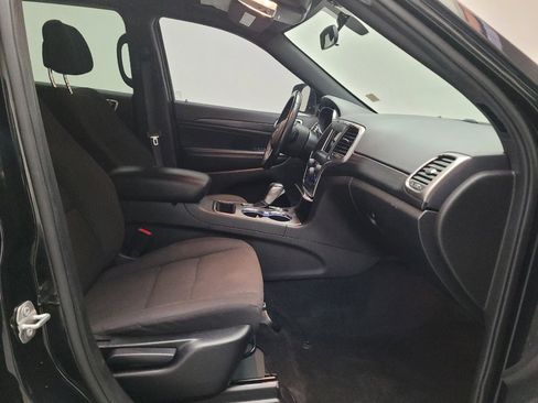 Used 2021 Jeep Grand Cherokee Laredo RWD image 21