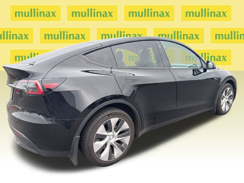 Used 2023 Tesla Model Y Long Range AWD/4WD image 3