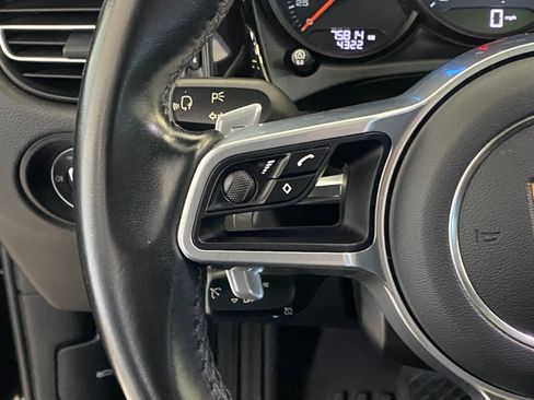 Used 2020 Porsche Macan image 17