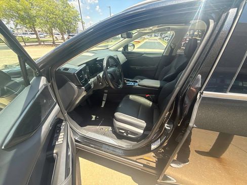 Certified 2025 Lexus NX 250 FWD w/ Towing Package (2000 Lbs) image 5