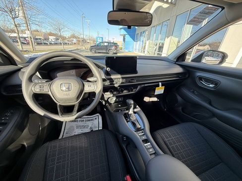 New 2026 Honda HR-V LX image 6