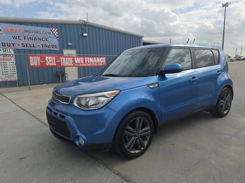 Used 2015 Kia Soul + w/ Audio Package FWD image 2
