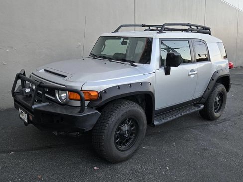 Used 2007 Toyota FJ Cruiser 4WD image 2