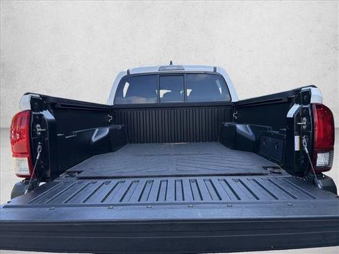 Used 2020 Toyota Tacoma SR w/ SR Convenience Package RWD image 23