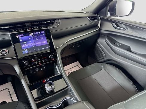 New 2025 Jeep Grand Cherokee L Laredo AWD/4WD image 22