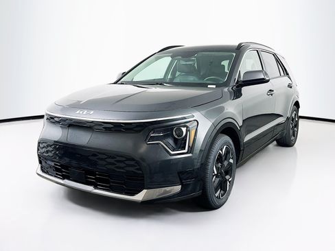 Used 2023 Kia Niro Wind w/ Wind Preserve Package FWD image 3