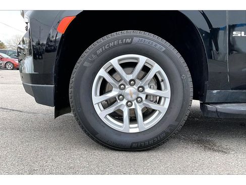 Used 2024 Chevrolet Suburban LS image 33