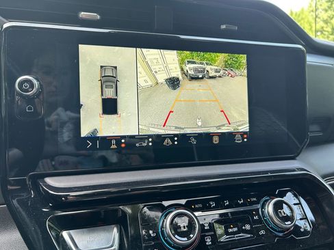 Used 2024 GMC Sierra 1500 AT4X image 14