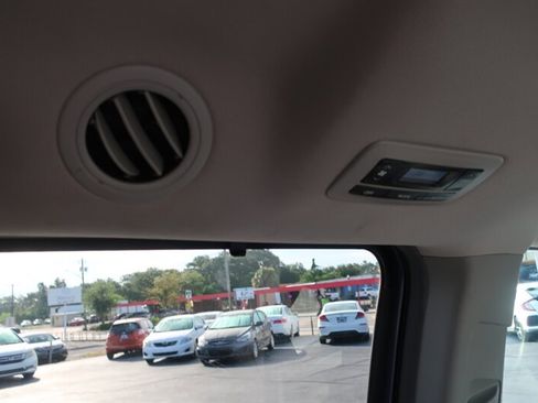 Used 2015 Toyota Sienna XLE Premium image 30