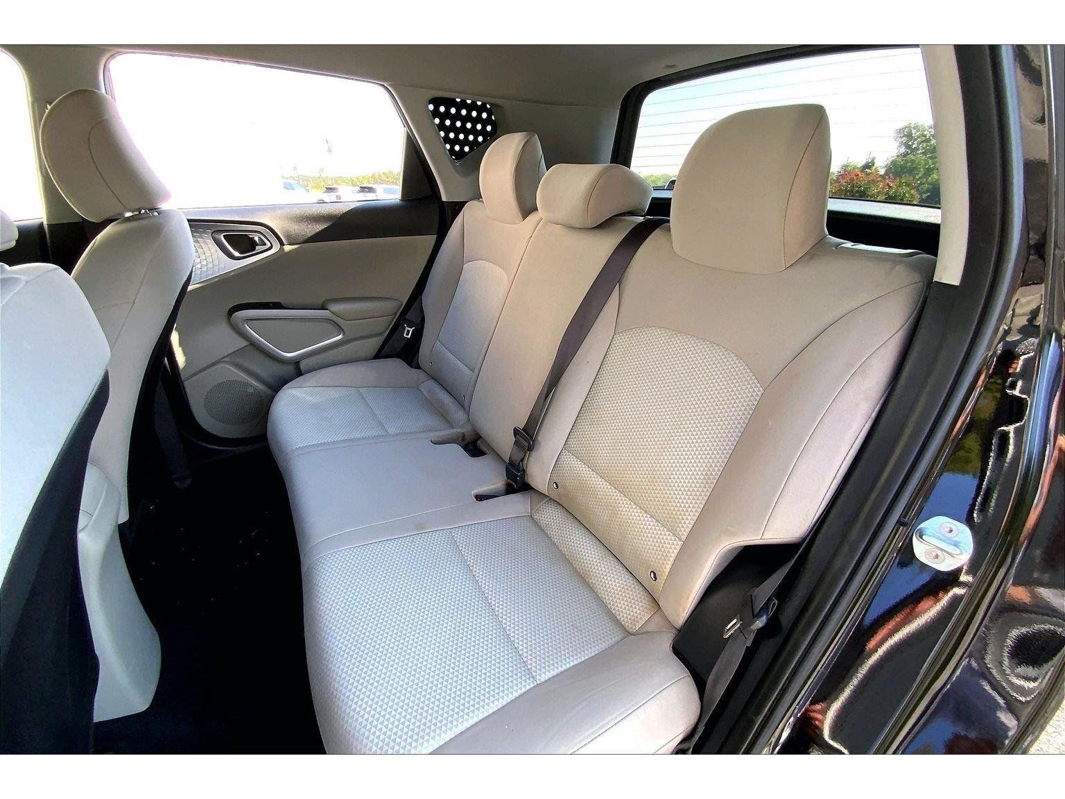 Used 2020 Kia Soul LX FWD image 19