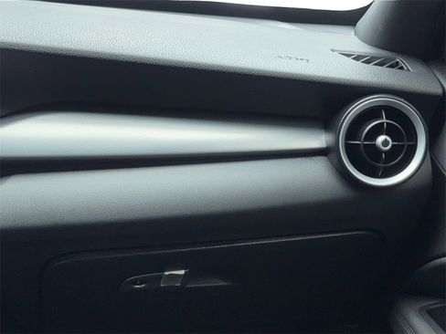 Used 2022 Alfa Romeo Stelvio Veloce image 19