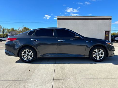 Used 2017 Kia Optima LX image 6