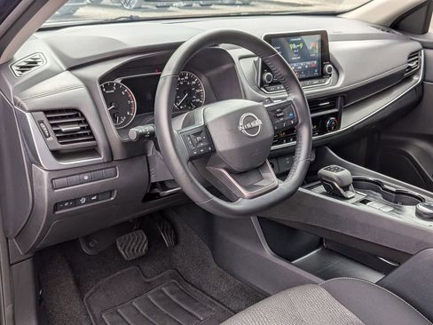 Used 2025 Nissan Rogue SV AWD/4WD image 33