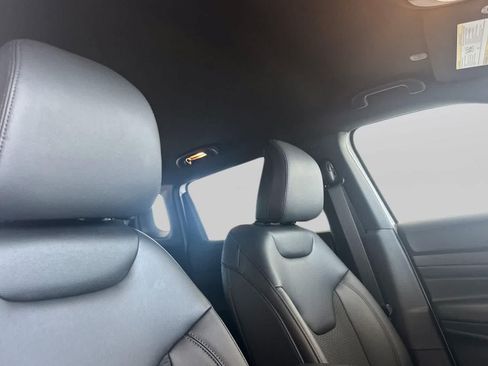New 2026 Jeep Compass Latitude AWD/4WD image 18